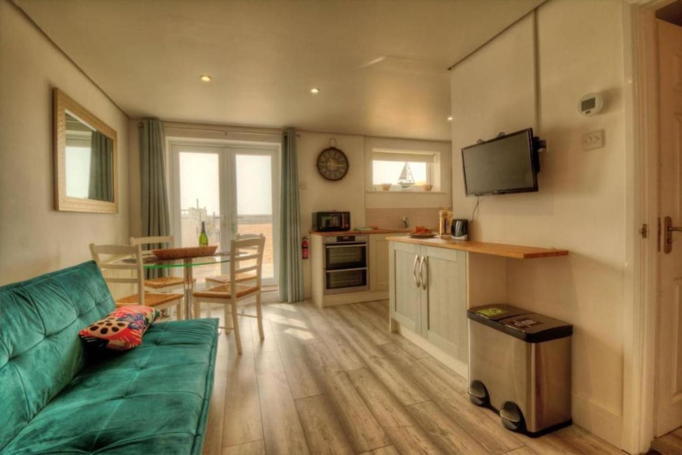 Air Maison - Solent View Beachfront Apartment South Hayling Zewnętrze zdjęcie